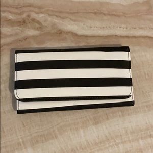 Kut From The Kloth Wallet